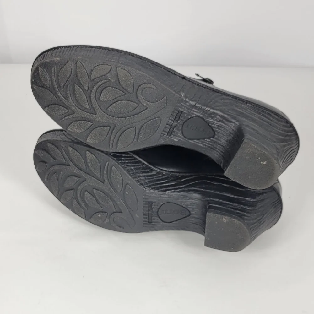 Born Heels #553 Size 9.5M
